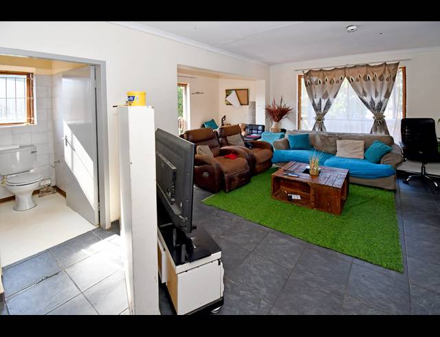 12 BEDROOM HOUSE FOR SALE IN FERNDALE